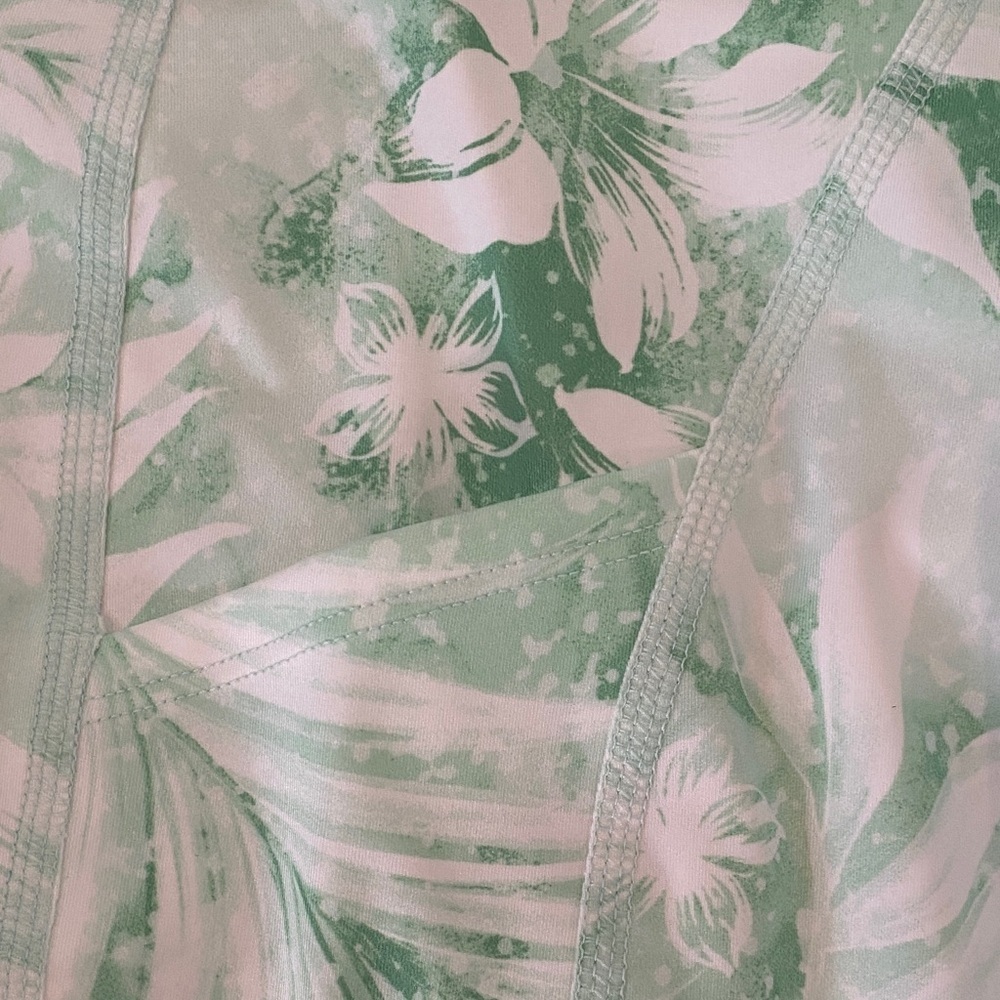 Adore Me Tropical Green and White Women's Leggings Size Large - Picture 4 of 5